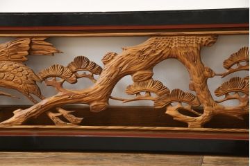 アンティーク建具　漆枠　松と鶴　杢目の美しい両面彫刻欄間2枚セット(明り取り、明かり取り、ランマ)(R-078749)