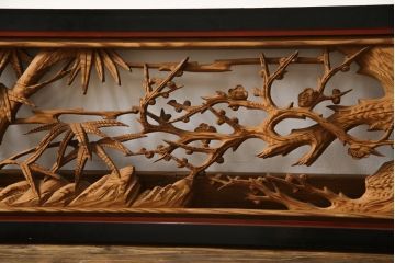 アンティーク建具　漆枠　松竹梅　杢目の美しい両面彫刻欄間2枚セット(明り取り、明かり取り、ランマ)(R-078750)