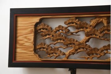 アンティーク建具　漆枠　松竹梅　杢目の美しい両面彫刻欄間2枚セット(明り取り、明かり取り、ランマ)(R-078750)