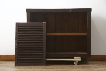 和製アンティーク　シンプルでお部屋に取り入れやすい横桟引き戸の帳場箪笥サイドボード(収納棚、戸棚、ローボード、サイドキャビネット)(R-078751)