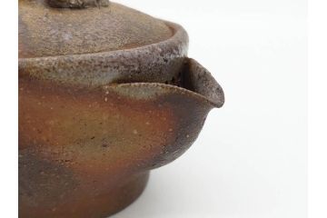 小西陶古　備前焼　霊芝摘み　蓋の取っ手の細かい装飾が印象的な宝瓶(茶道具、茶器、湯冷まし、煎茶道具、急須、和食器、共箱付き、裏印)(R-078756)