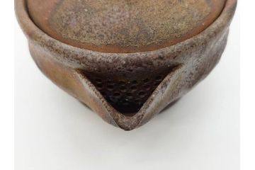 小西陶古　備前焼　霊芝摘み　蓋の取っ手の細かい装飾が印象的な宝瓶(茶道具、茶器、湯冷まし、煎茶道具、急須、和食器、共箱付き、裏印)(R-078756)