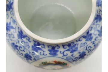 十二代　酒井田柿右衛門　有田焼　染錦　二方龍唐草画　緻密に描かれた模様が見事な土瓶(急須、水差、茶器、茶道具、煎茶道具、和食器、色絵、共箱付き)(R-078759)