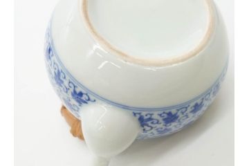 十二代　酒井田柿右衛門　有田焼　染錦　二方龍唐草画　緻密に描かれた模様が見事な土瓶(急須、水差、茶器、茶道具、煎茶道具、和食器、色絵、共箱付き)(R-078759)