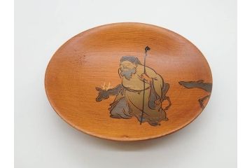 図変わり　約14cm　4.5寸　七福神の優し気な表情に心が和む木皿7枚セット(縁起物、恵比寿天(夷)、大黒天、毘沙門天、弁財天、福禄寿、寿老人、布袋、菓子皿、小皿、4寸5分、共箱付き)(R-078760)
