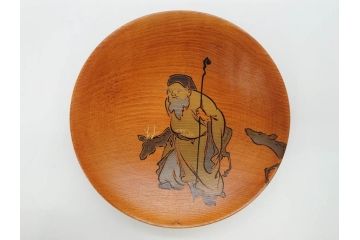 図変わり　約14cm　4.5寸　七福神の優し気な表情に心が和む木皿7枚セット(縁起物、恵比寿天(夷)、大黒天、毘沙門天、弁財天、福禄寿、寿老人、布袋、菓子皿、小皿、4寸5分、共箱付き)(R-078760)