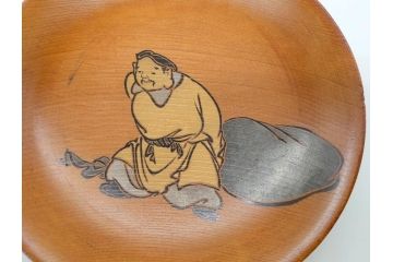 図変わり　約14cm　4.5寸　七福神の優し気な表情に心が和む木皿7枚セット(縁起物、恵比寿天(夷)、大黒天、毘沙門天、弁財天、福禄寿、寿老人、布袋、菓子皿、小皿、4寸5分、共箱付き)(R-078760)