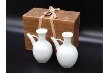 十五代　永楽善五郎　京焼　白鷺酒次一対(2客)　シンプルで優美なフォルムをした徳利2点セット(茶道具、とっくり、酒器、水差し、水次、茶器、和食器、共箱付き、裏印)(R-078761)