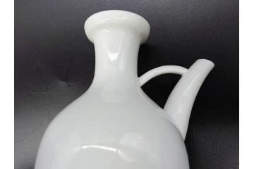 十五代　永楽善五郎　京焼　白鷺酒次一対(2客)　シンプルで優美なフォルムをした徳利2点セット(茶道具、とっくり、酒器、水差し、水次、茶器、和食器、共箱付き、裏印)(R-078761)