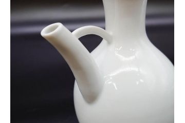十五代　永楽善五郎　京焼　白鷺酒次一対(2客)　シンプルで優美なフォルムをした徳利2点セット(茶道具、とっくり、酒器、水差し、水次、茶器、和食器、共箱付き、裏印)(R-078761)