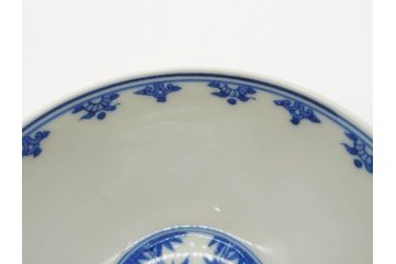 江戸期　大明成化年製　染付　四君子文　漢詩　約12cm　3.9寸　丹念に絵付けされた蓋付き茶碗3客セット(梅、菊、蘭、竹、川本半助?、器、どんぶり、蓋茶碗、陶器、和食器、3寸9分)(R-078762)