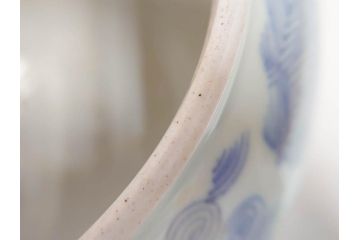 江戸期　古伊万里　染付　蓋付き　緻密に描かれたデザインが見事な水指(水差、雲屯、水器、竹、窓絵、茶器、茶道具、陶器、共箱付き)(R-078764)
