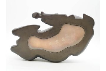 上手物　明治金工師　磯崎美亜　瞳銀製　高さ 約26cm　重量 約1.96kg　しなやかな鹿の造形が見事な置物(海野美盛門下、シカ、共箱付き、台付き)(R-078766)