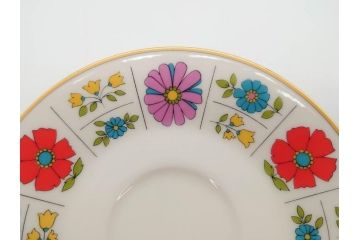 ノリタケ　NORITAKE　アイボリーチャイナ　ポップでレトロな花柄が可愛いカップ&ソーサー6客(フラワー、IVORY China、C&S、碗皿、磁器、洋食器、箱付き)(R-078767)