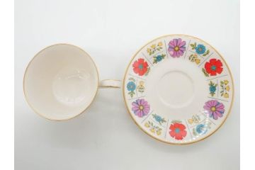 ノリタケ　NORITAKE　アイボリーチャイナ　ポップでレトロな花柄が可愛いカップ&ソーサー6客(フラワー、IVORY China、C&S、碗皿、磁器、洋食器、箱付き)(R-078767)