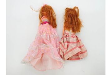 昭和期　当時物　マテル社(Mattel)バービー　タカラ(TAKARA)リカちゃん イサムくん ジェニー　多数の洋服や小物付き　懐かしさを感じる人形13体まとめてセット(ファッションドール、着せ替え人形、K119、Barbie、大量、衣装)(R-078769)