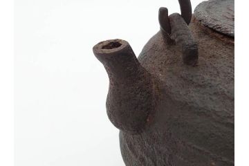 大正期　加藤忠三郎　紫金堂　銀環摘　砲口丸形　時を重ねた趣のある鉄瓶(湯沸、湯瓶、茶道具、茶器、共箱付き)(R-078772)