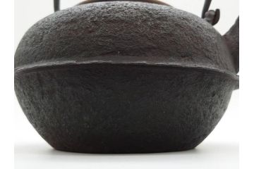 時代物　加藤忠三郎　紫金堂　平丸　年月を経た味わい漂う鉄瓶(湯沸、湯瓶、茶道具、茶器、共箱付き)(R-078773)