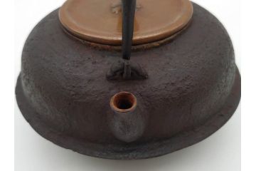 時代物　加藤忠三郎　紫金堂　平丸　年月を経た味わい漂う鉄瓶(湯沸、湯瓶、茶道具、茶器、共箱付き)(R-078773)