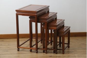 和製ビンテージ　花梨(カリン)材　上品な佇まいが魅力的なネストテーブル(サイドテーブル、カフェテーブル、コーヒーテーブル、ローテーブル、花台、飾り台)(R-078782)