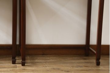 和製ビンテージ　花梨(カリン)材　上品な佇まいが魅力的なネストテーブル(サイドテーブル、カフェテーブル、コーヒーテーブル、ローテーブル、花台、飾り台)(R-078782)