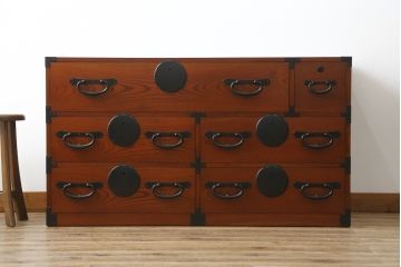 中古　美品　前面欅(ケヤキ)材　品のある佇まいが美しいローチェスト(ローボード、引き出し、衣装箪笥、和箪笥、整理タンス、収納たんす)(R-078783)