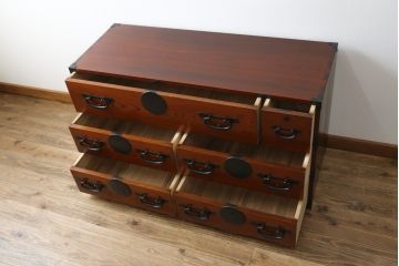 中古　美品　前面欅(ケヤキ)材　品のある佇まいが美しいローチェスト(ローボード、引き出し、衣装箪笥、和箪笥、整理タンス、収納たんす)(R-078783)