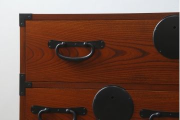 中古　美品　前面欅(ケヤキ)材　品のある佇まいが美しいローチェスト(ローボード、引き出し、衣装箪笥、和箪笥、整理タンス、収納たんす)(R-078783)