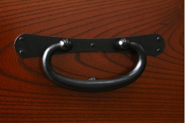 中古　美品　前面欅(ケヤキ)材　品のある佇まいが美しいローチェスト(ローボード、引き出し、衣装箪笥、和箪笥、整理タンス、収納たんす)(R-078783)