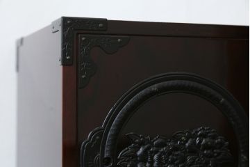 中古　美品　仙台箪笥　渡辺家具店　美しい漆の光沢と存在感のある金具が目を惹く小引き出し(船箪笥、舟箪笥、小箪笥、小物収納)(R-078786)