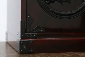 中古　美品　仙台箪笥　渡辺家具店　美しい漆の光沢と存在感のある金具が目を惹く小引き出し(船箪笥、舟箪笥、小箪笥、小物収納)(R-078786)