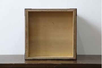 中古　美品　仙台箪笥　渡辺家具店　美しい漆の光沢と存在感のある金具が目を惹く小引き出し(船箪笥、舟箪笥、小箪笥、小物収納)(R-078786)
