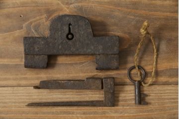 和製アンティーク　総栗材　時代の流れを感じる佇まいが味わい深い銭箱(銭函)(R-078787)