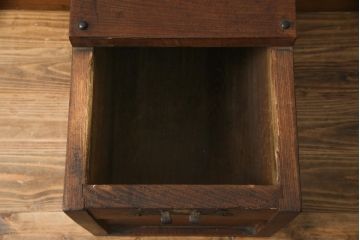 和製アンティーク　総欅(ケヤキ)材　時代の流れを感じる佇まいが味わい深い銭箱(銭函)(R-078788)