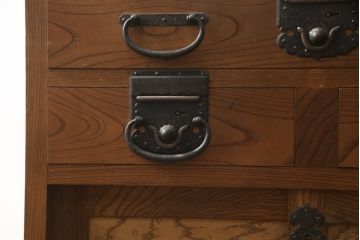 和製アンティーク　前面欅(ケヤキ)材　古い高家の重厚な帳場箪笥(時代箪笥、収納タンス、整理箪笥、引き出し)(R-078790)