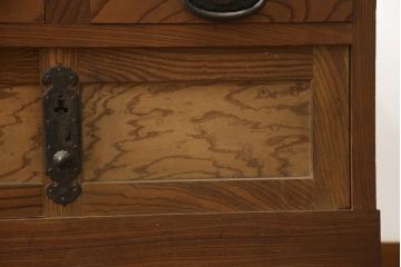 和製アンティーク　前面欅(ケヤキ)材　古い高家の重厚な帳場箪笥(時代箪笥、収納タンス、整理箪笥、引き出し)(R-078790)
