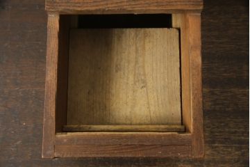 和製アンティーク　総欅(ケヤキ)材　時代の流れを感じる木の風合いが味わい深い銭箱(銭函)(R-078791)