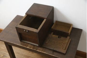 和製アンティーク　栗材　時代の流れを感じる木の風合いが味わい深い銭箱(銭函)(R-078793)