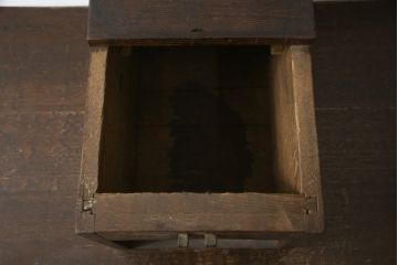 和製アンティーク　栗材　時代の流れを感じる木の風合いが味わい深い銭箱(銭函)(R-078793)