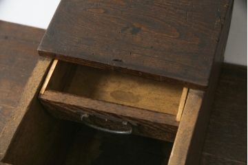 和製アンティーク　栗材　時代の流れを感じる木の風合いが味わい深い銭箱(銭函)(R-078793)
