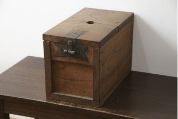 和製アンティーク　欅(ケヤキ)材　時代の流れを感じる木の風合いが味わい深い銭箱(銭函)(R-078795)