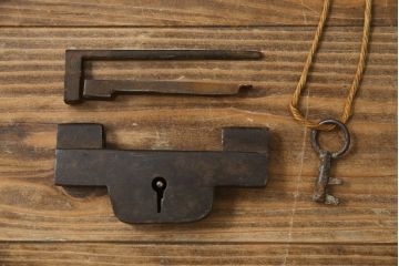 和製アンティーク　栗材　落ち着いた佇まいが魅力的な銭箱(銭函)(R-078796)