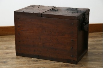和製アンティーク　欅(ケヤキ)材　使い込まれた風合いが味わい深い銭箱(銭函)(R-078799)