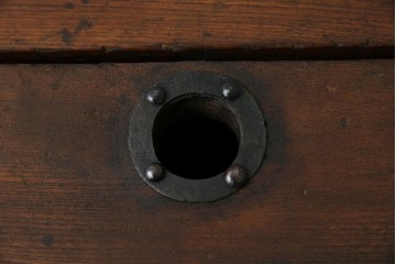 和製アンティーク　欅(ケヤキ)材　使い込まれた風合いが味わい深い銭箱(銭函)(R-078799)