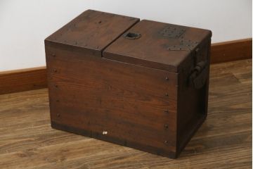 和製アンティーク　欅(ケヤキ)材　使い込まれた風合いが味わい深い銭箱(銭函)(R-078799)