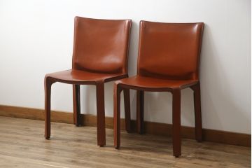 中古　Cassina(カッシーナ)　412　CAB(キャブ)　MARIO BELLINI(マリオベリーニ)　シンプルモダンな空間づくりに活躍するアームレスチェア2脚セット(ダイニングチェア、椅子、イス、バラ売り可能)(定価2脚で約47万5千円)(R-078800)