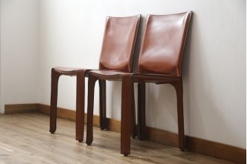 中古　Cassina(カッシーナ)　412　CAB(キャブ)　MARIO BELLINI(マリオベリーニ)　シンプルモダンな空間づくりに活躍するアームレスチェア2脚セット(ダイニングチェア、椅子、イス、バラ売り可能)(定価2脚で約47万5千円)(R-078800)