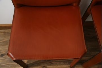 中古　Cassina(カッシーナ)　412　CAB(キャブ)　MARIO BELLINI(マリオベリーニ)　シンプルモダンな空間づくりに活躍するアームレスチェア2脚セット(ダイニングチェア、椅子、イス、バラ売り可能)(定価2脚で約47万5千円)(R-078800)