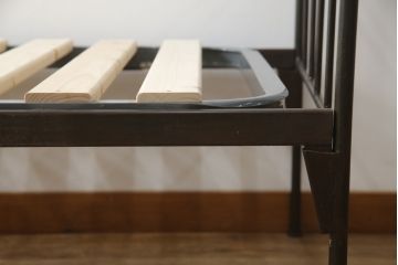 スペインビンテージ　シックで洗練されたデザインが素敵なアイアン製ベッドフレーム(シングルサイズ、ヴィンテージ)(R-078801)