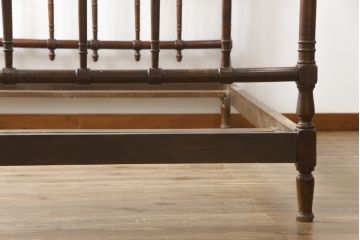 イギリスアンティーク　バーチ材　上品なデザインのベッドフレーム(セミダブル、木製ベッド、英国)(R-078805)